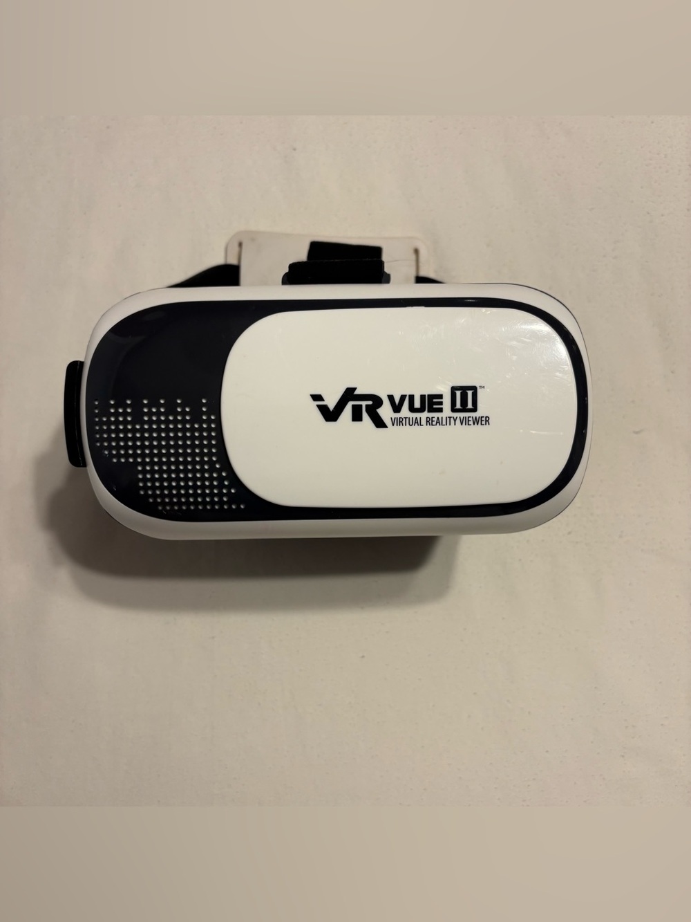 White and Black Xtreme Cables VR Vue ll Virtual Reality Viewer